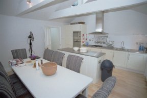 Modern kitchen/breakfast room of self catering 2 bedroom flat near Russell Square